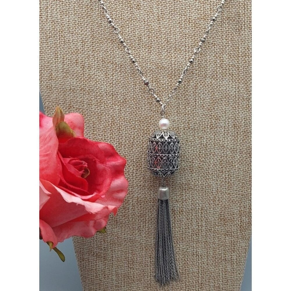 Lucky Brand Silver Tone Marcasite Barrel Tassel Pendant Necklace Long Chain 32"